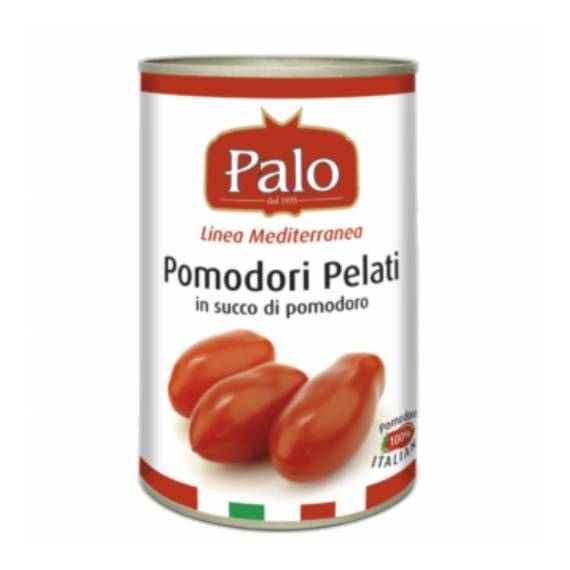 Pomodori pelati con foglia di basilico